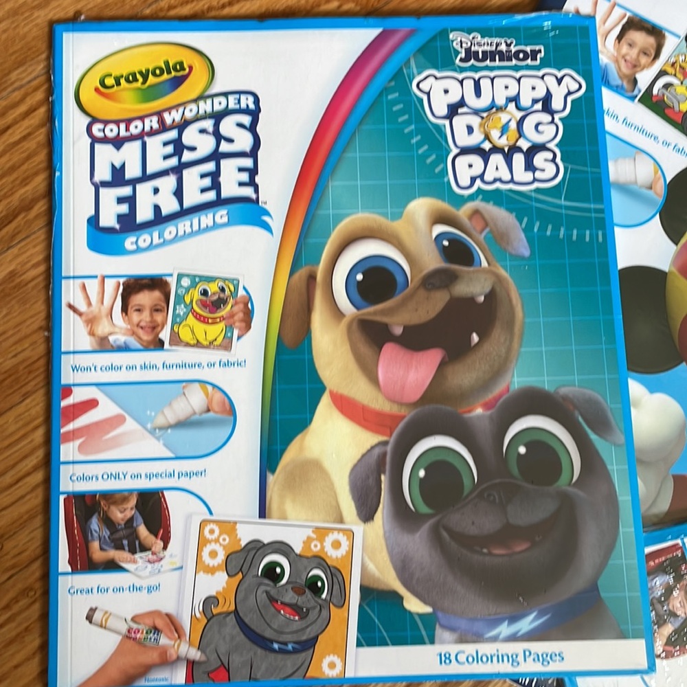 NEW color wonder books with markers - Picture 2 of 6